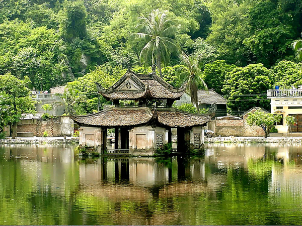 Hanoi travel spring spring pagoda Thay - Western Temple departure from Hanoi